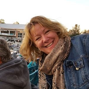 Meet your Posher, Christine